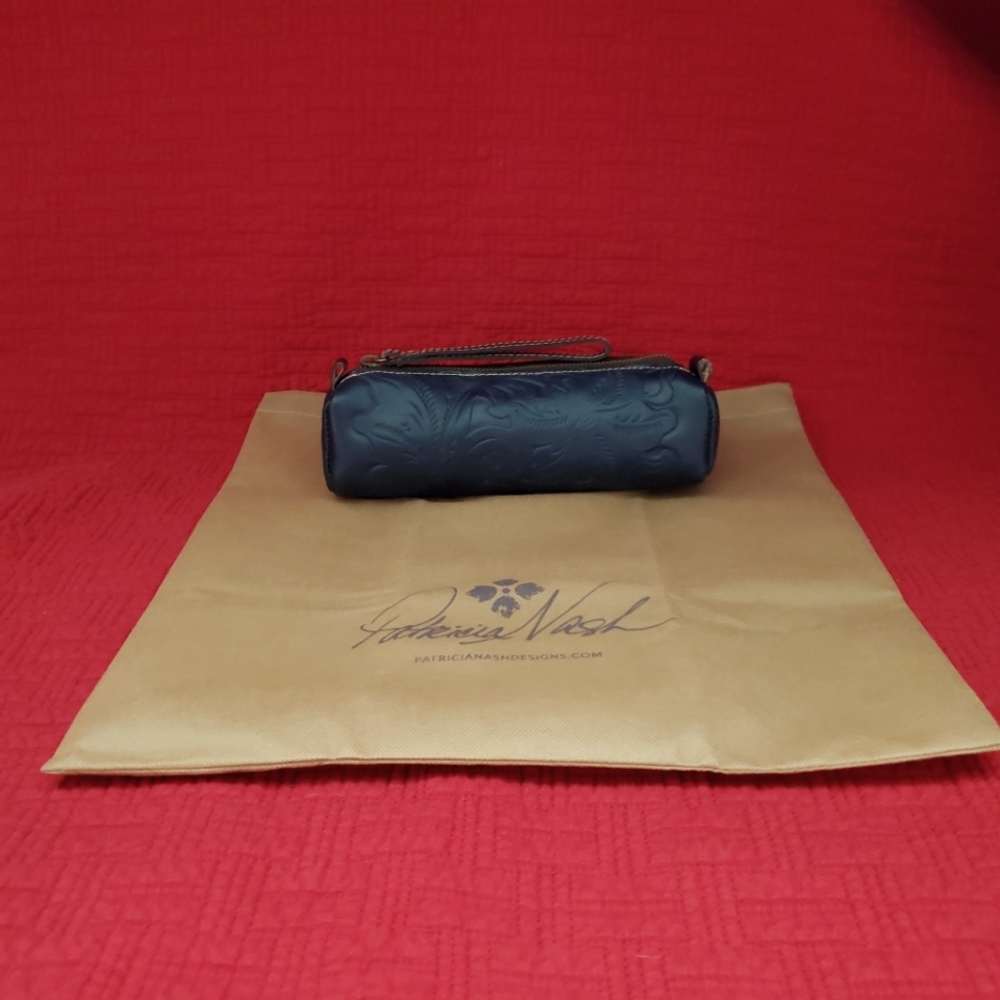 Patricia Nash Isla Navy Blue Oblong Wristlet With Dust Cover